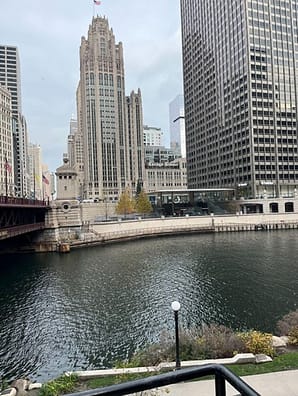 Apples Chicago store
